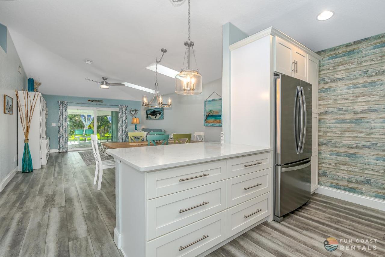Dog Friendly Home Wprivate Fenced Yard, Garage & Fire Pit Steps To The Beach! New Smyrna Beach Exterior photo